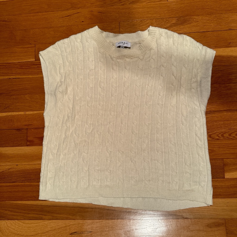 Cable Knit Sleeveless Sweater in Cream